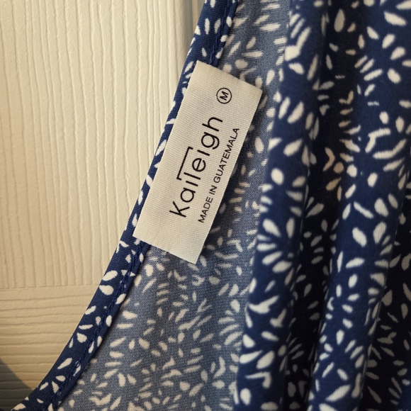 Kaileigh Navy Floral Mini Dress‎ - Picture 2 of 4